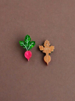 Radish Studs -Wolf & Moon 335996b0 fbd6 4119 b66c d2514f976aa0