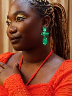 Wolf & Moon Ana Earrings In Emerald -Wolf & Moon ana earrings emerald model kae 2