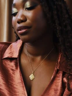 Wolf & Moon Zodiac Necklace - Gold 24 Wolf & Moon Zodiac Necklace - Gold -Wolf & Moon aries necklace gold model 1