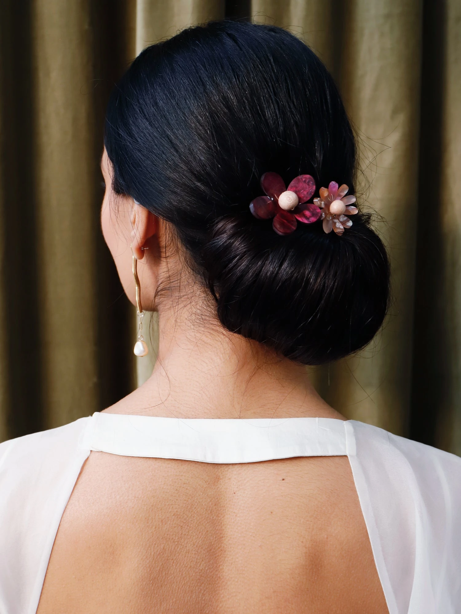 Wolf & Moon Blossom Hair Comb 5 Wolf & Moon Blossom Hair Comb - Image 3