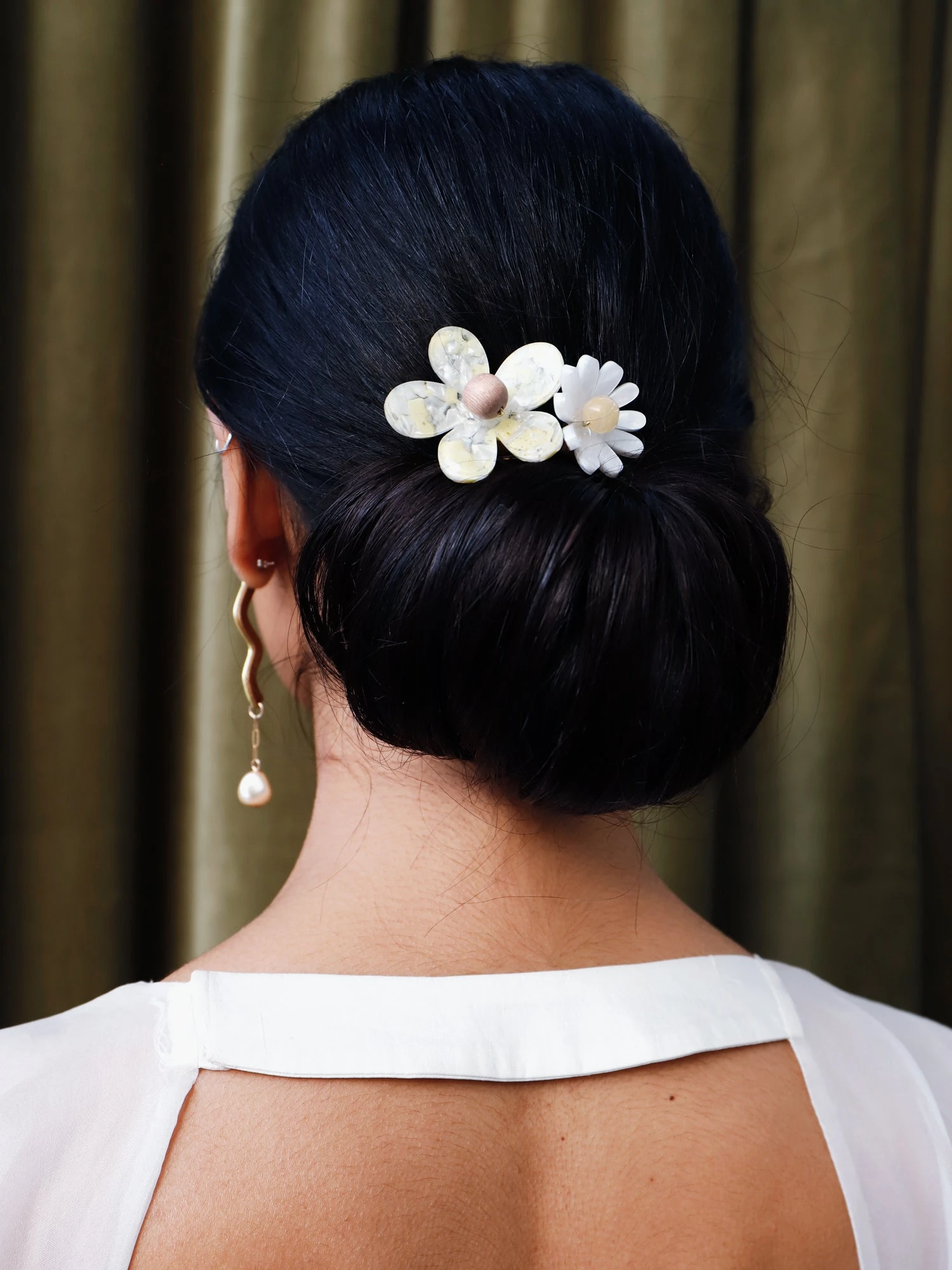 Wolf & Moon Blossom Hair Comb 4 Wolf & Moon Blossom Hair Comb - Image 2