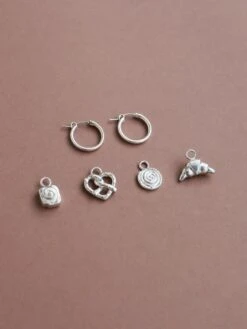 Wolf & Moon Breakfast Hoops Set 15 Wolf & Moon Breakfast Hoops Set -Wolf & Moon breakfastset hoops silver lifestyle 2