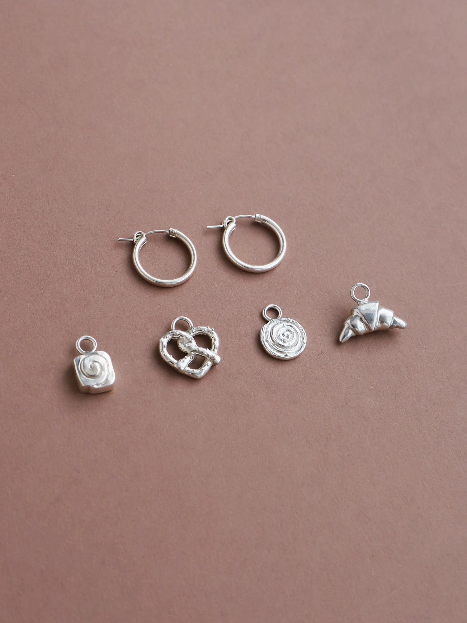 Wolf & Moon Breakfast Hoops Set 4 Wolf & Moon Breakfast Hoops Set - Image 2