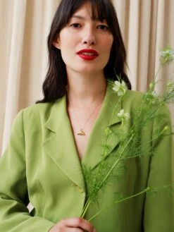 Wolf & Moon Croissant Necklace -Wolf & Moon croissant necklace gold model 4