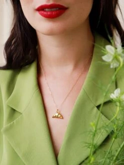 Wolf & Moon Croissant Necklace -Wolf & Moon croissant necklace gold model 5