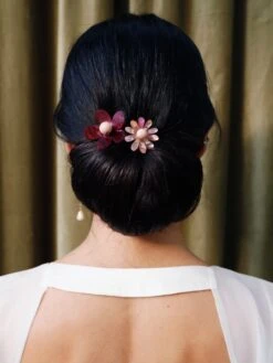 Wolf & Moon Daisy Hair Comb -Wolf & Moon daisy comb pink speckle model 1