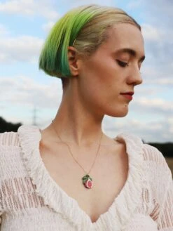 Wolf & Moon Fig Necklace -Wolf & Moon fig necklace model 2