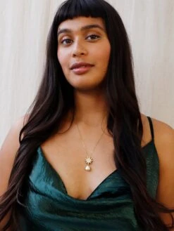 Wolf & Moon Kara Necklace -Wolf & Moon kara necklace model 4