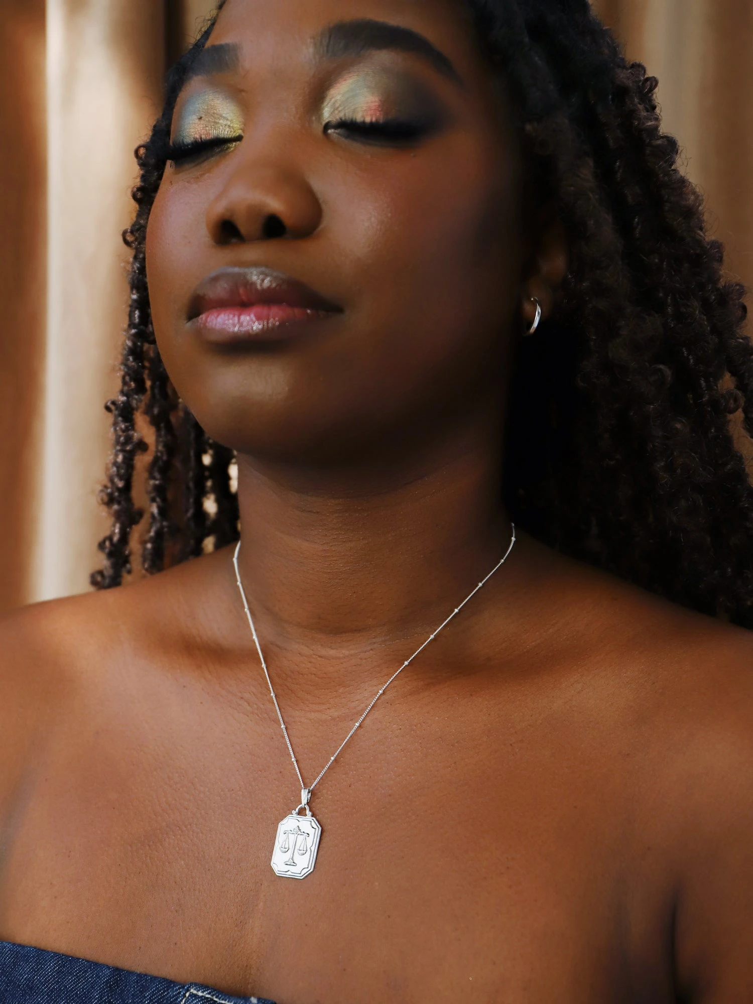 Wolf & Moon Zodiac Necklace - Silver 4 Wolf & Moon Zodiac Necklace - Silver - Image 2