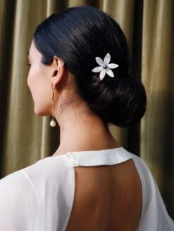 Wolf & Moon -Wolf & Moon lily comb white speckle model 1