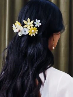 Wolf & Moon Meadow Comb Set In Yellow -Wolf & Moon meadow comb set yellow model 3