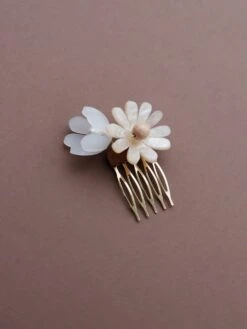 Wolf & Moon Double Daisy Hair Comb 18 Wolf & Moon Double Daisy Hair Comb -Wolf & Moon meadow hair slide double daisy white 1