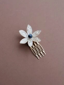 Wolf & Moon Lily Hair Comb -Wolf & Moon meadow hair slide lily white 1