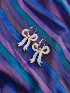 Wolf & Moon Mini Bow Hoops In Cream