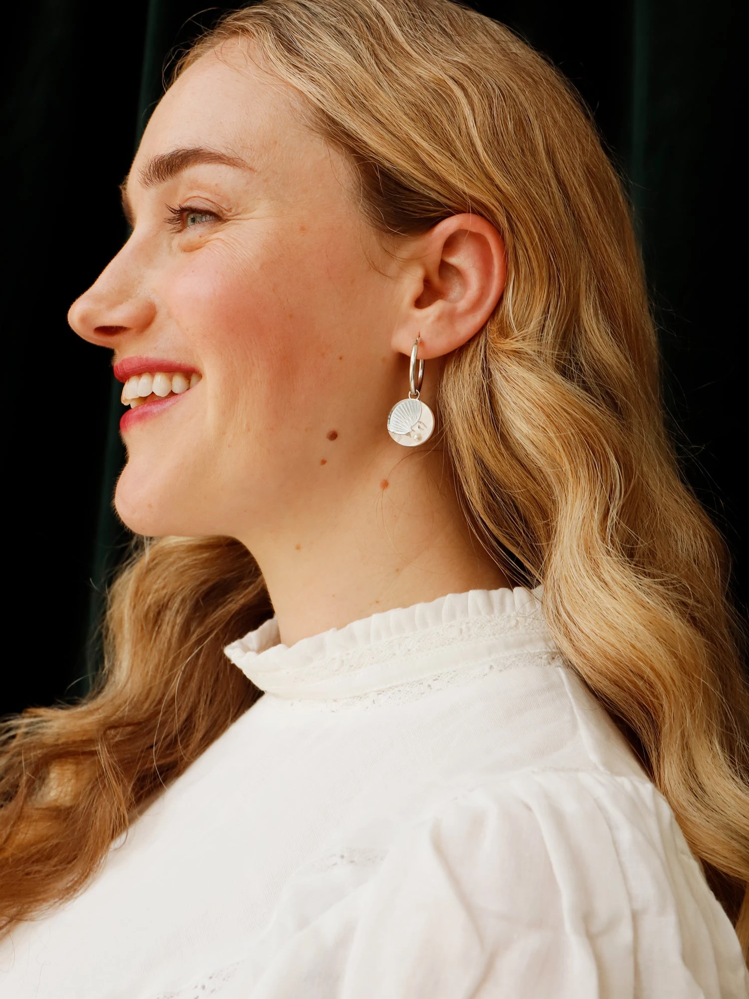 Wolf & Moon Moon II Hoops - Silver 5 Wolf & Moon Moon II Hoops - Silver - Image 3