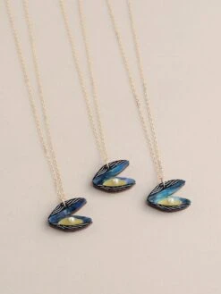 Wolf & Moon Mussel Necklace 17 Wolf & Moon Mussel Necklace -Wolf & Moon mussel necklace lifestyle 4 ea00be60 48a5 469c b3fb 0f12e7a2442f