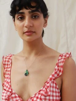 Wolf & Moon Olive Necklace -Wolf & Moon olive necklace model 4