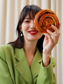 Wolf & Moon Pain Au Raisin Hoops -Wolf & Moon painauraisin hoops gold model 3