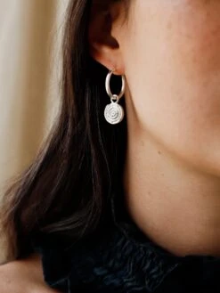 Wolf & Moon Pain Au Raisin Hoops -Wolf & Moon painauraisin hoops silver model 2