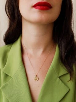 Wolf & Moon Pain Au Raisin Necklace -Wolf & Moon painauraisin necklace gold model 4