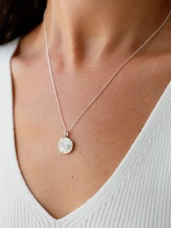 Wolf & Moon Pain Au Raisin Necklace -Wolf & Moon painauraisin necklace silver model 2