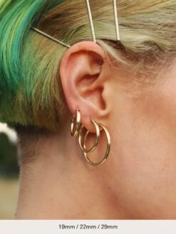 Wolf & Moon Gold-Filled Hoops 13 Wolf & Moon Gold-Filled Hoops -Wolf & Moon plainhoopsmodelwithsizes 01