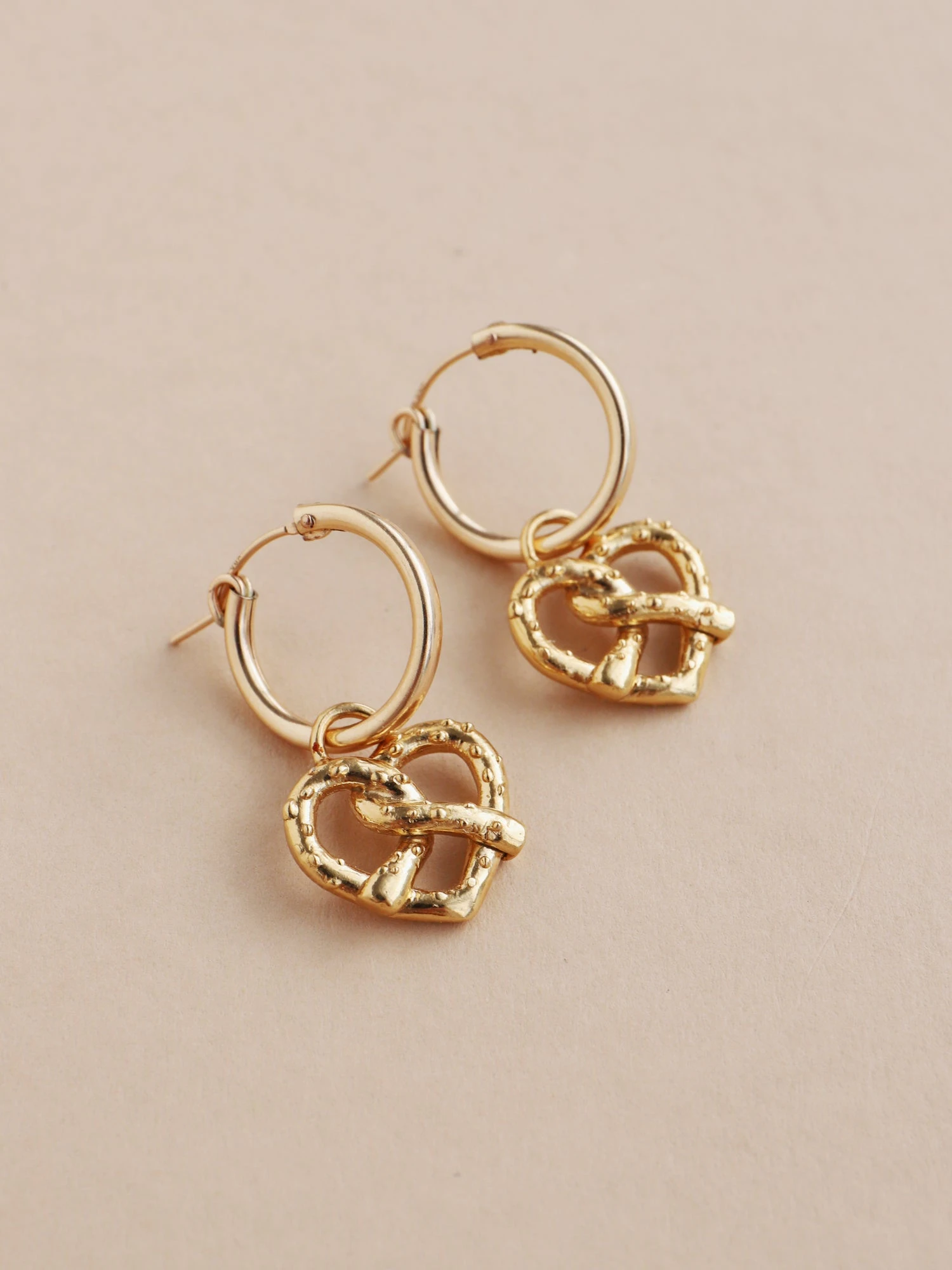 Wolf & Moon Pretzel Hoops 6 Wolf & Moon Pretzel Hoops - Image 4