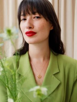 Wolf & Moon Pretzel Necklace -Wolf & Moon pretzel necklace gold model 3