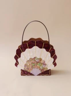 Wolf & Moon Scallop Shell Bag In Cherry 16 Wolf & Moon Scallop Shell Bag In Cherry -Wolf & Moon shell bag cherry lifestyle 1 a42eb9ea fc3b 4d59 8eb1 657213364750