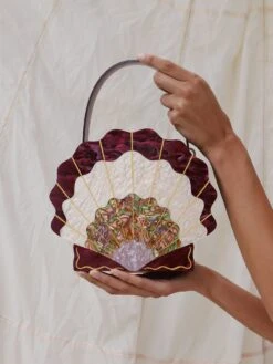 Wolf & Moon Scallop Shell Bag In Cherry 18 Wolf & Moon Scallop Shell Bag In Cherry -Wolf & Moon shell bag cherry model 2