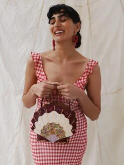 Wolf & Moon Scallop Shell Bag In Cherry 15 Wolf & Moon Scallop Shell Bag In Cherry -Wolf & Moon shell bag cherry model 5