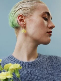 Wolf & Moon Tulip Hoops In Honey -Wolf & Moon tulip hoops honey model 3 26c2fbf9 a20e 4437 947e b79da3c59163