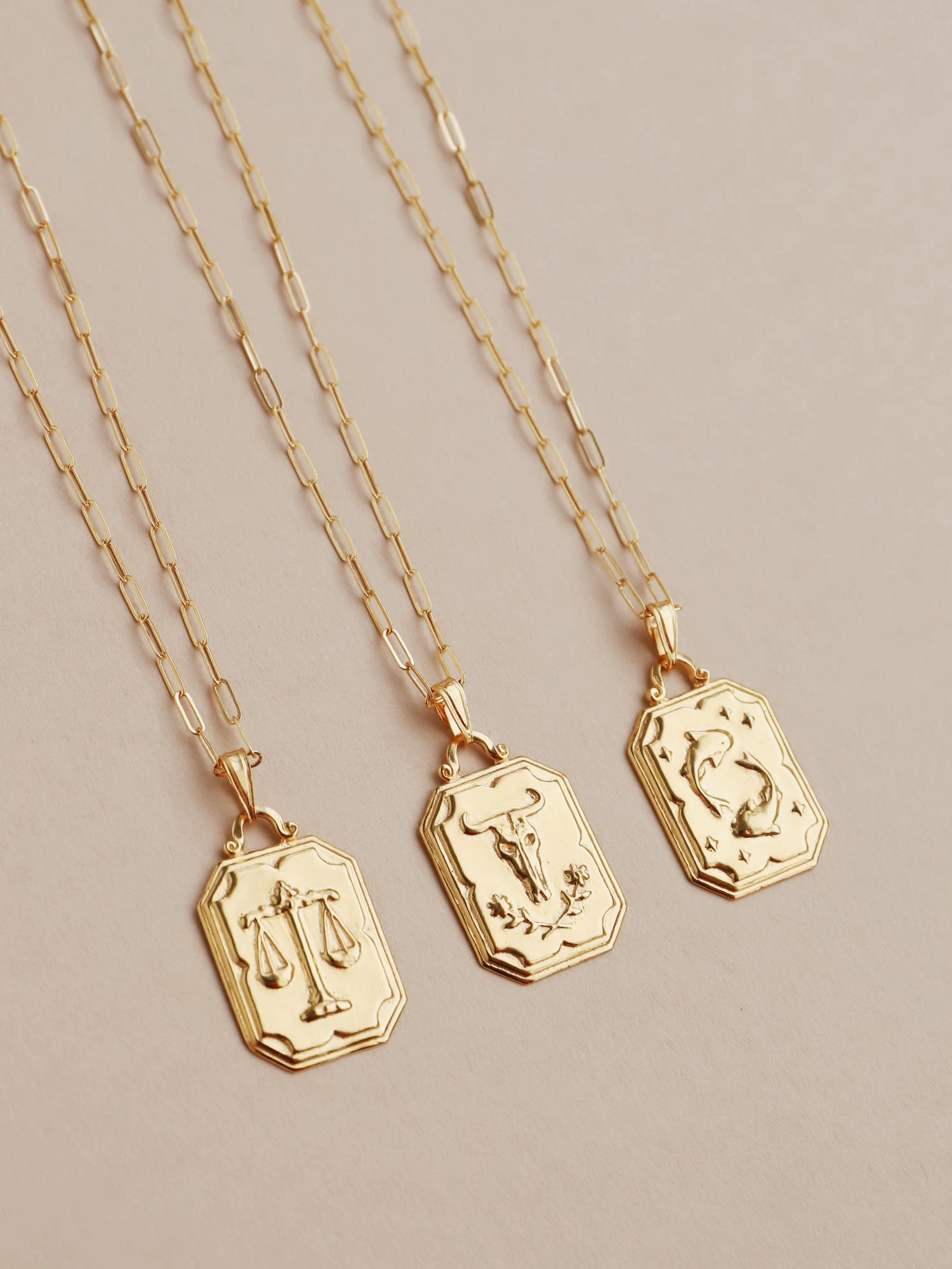 Wolf & Moon Zodiac Necklace - Gold 6 Wolf & Moon Zodiac Necklace - Gold - Image 4