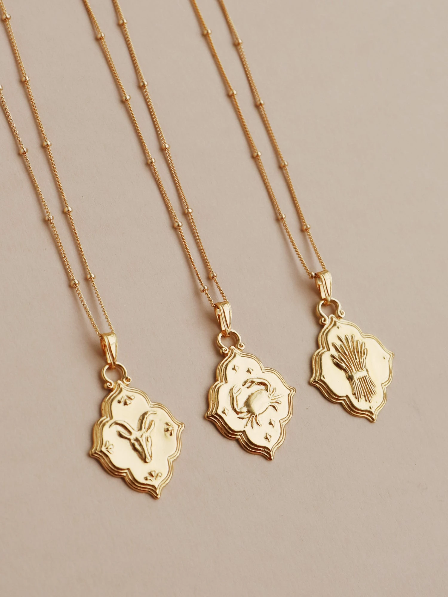 Wolf & Moon Zodiac Necklace - Gold 7 Wolf & Moon Zodiac Necklace - Gold - Image 5