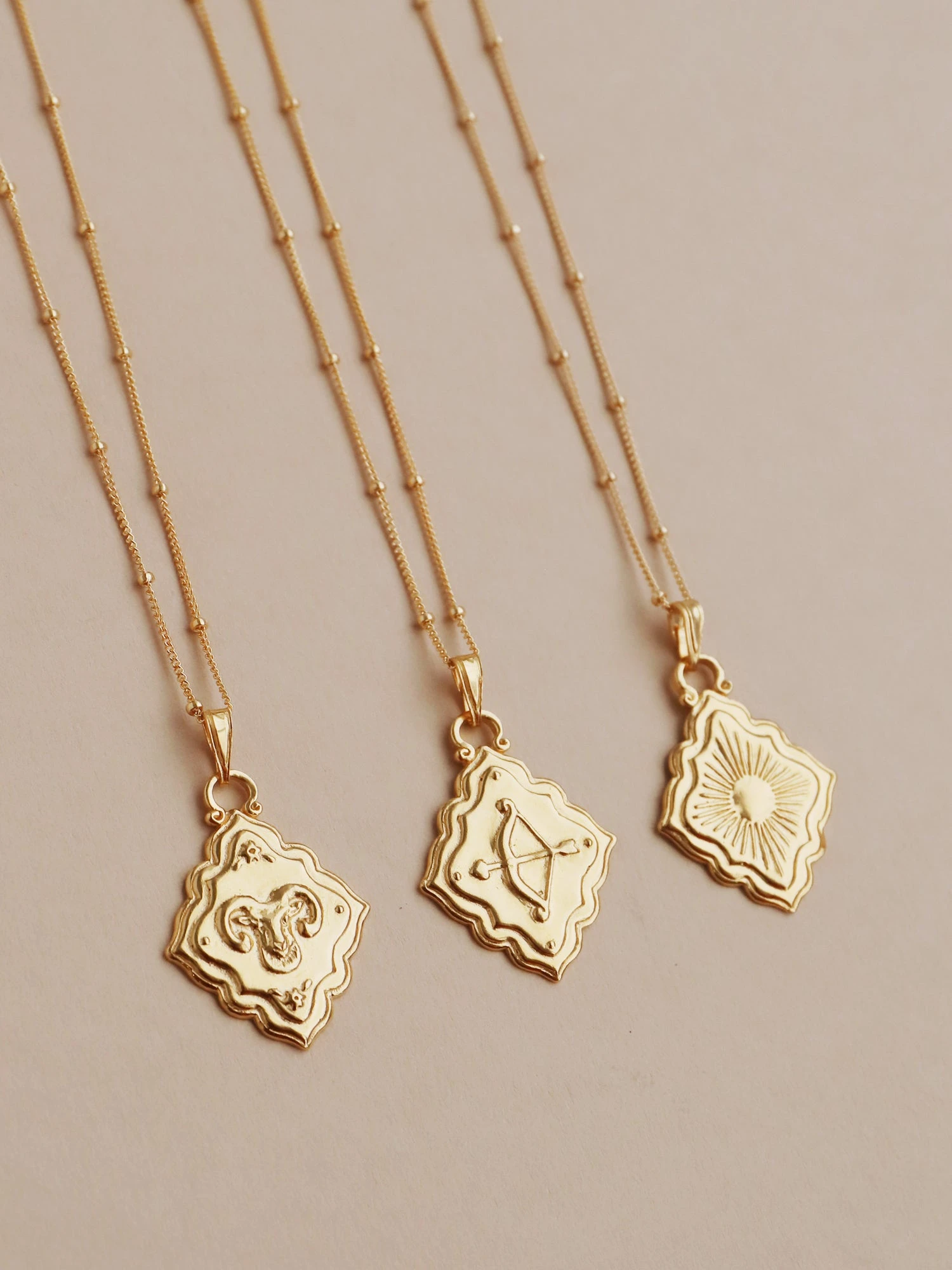 Wolf & Moon Zodiac Necklace - Gold 8 Wolf & Moon Zodiac Necklace - Gold - Image 6