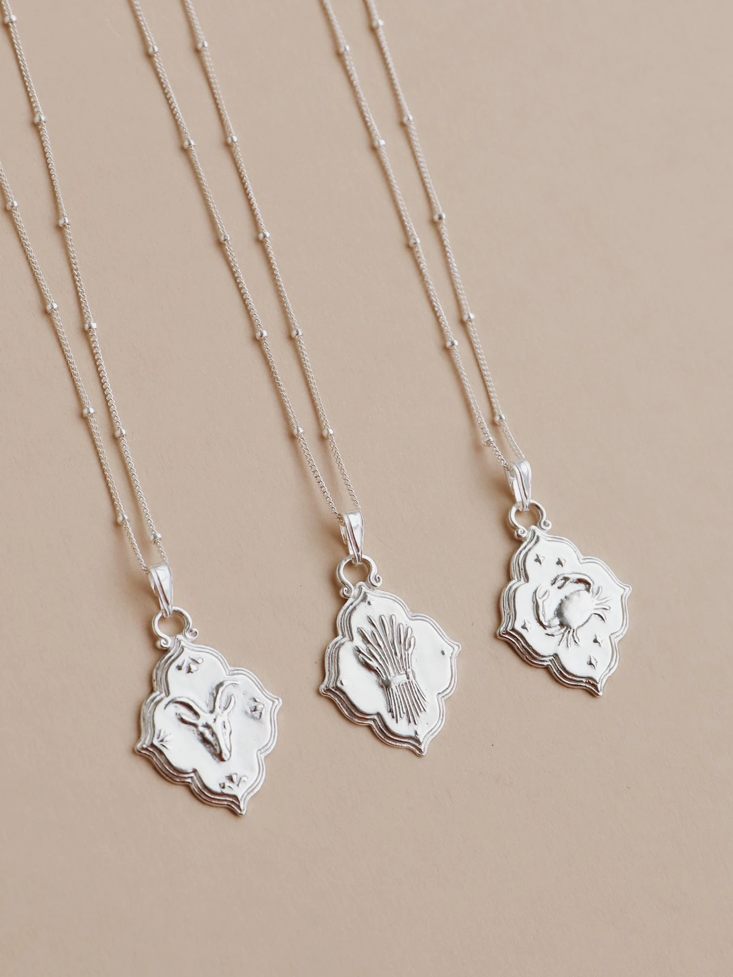 Wolf & Moon Zodiac Necklace - Silver 9 Wolf & Moon Zodiac Necklace - Silver - Image 7